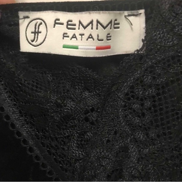 Femme Fatale black velvet top - Picture 5 of 5